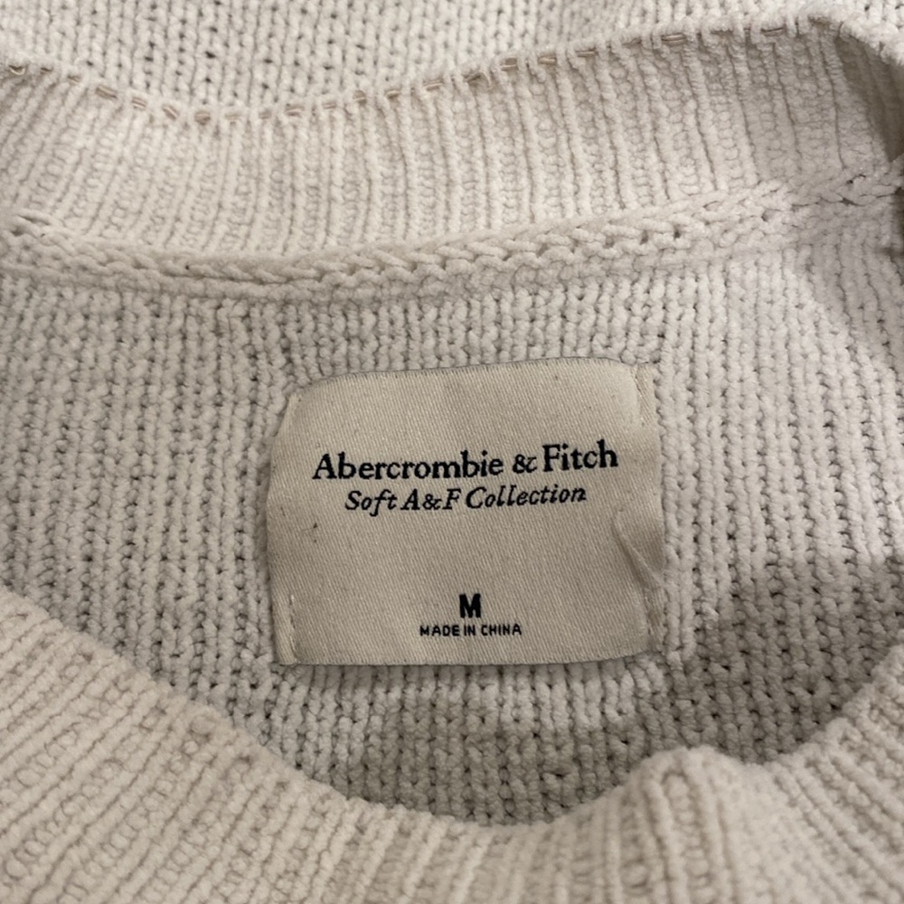 Abercrombie & Fitch Chenille Soft Sweater Ivory Gray Color  Size Medium - Picture 4 of 9